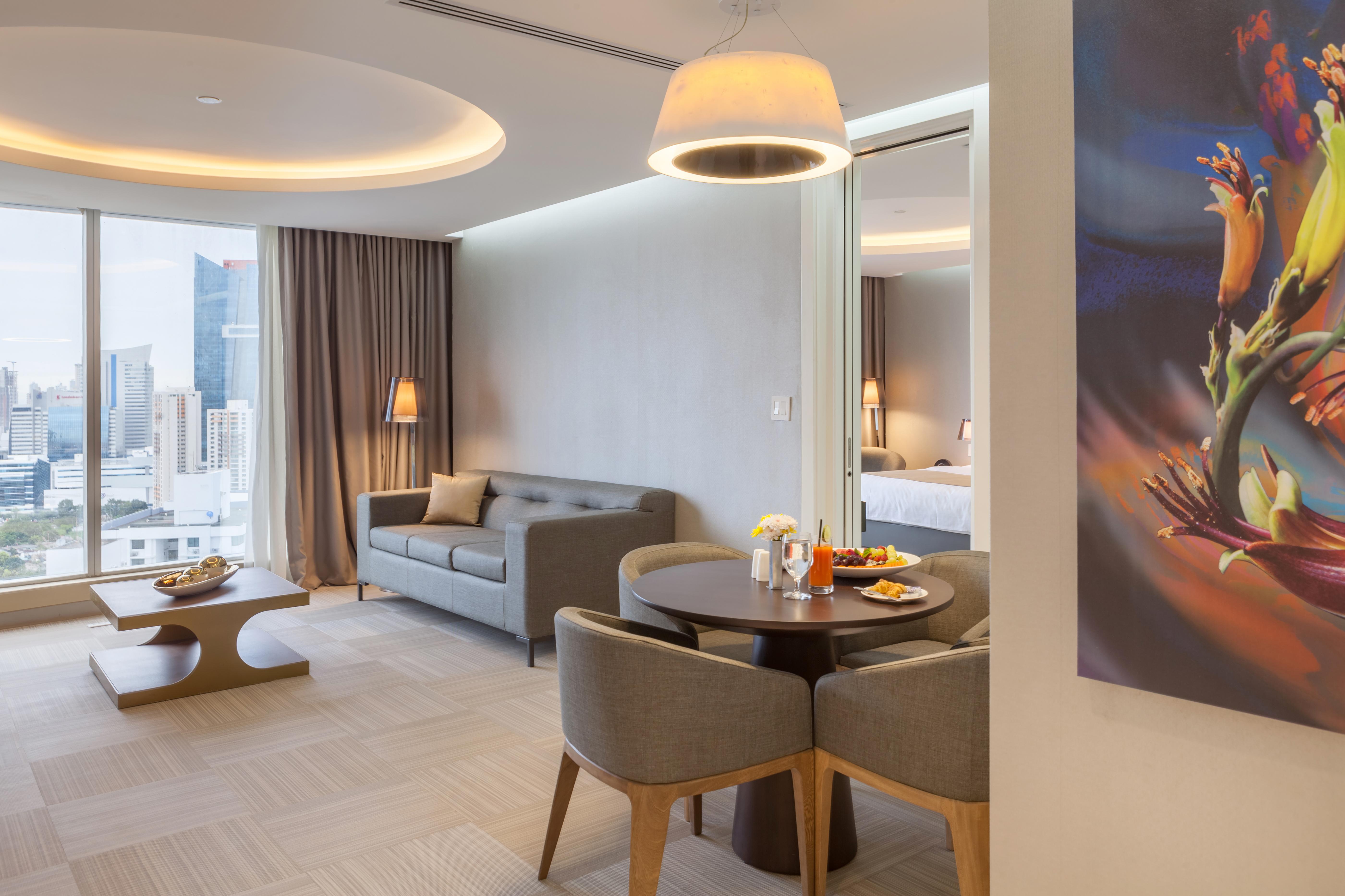 Hotel Las Americas Golden Tower Panama ภายนอก รูปภาพ A suite at the hotel