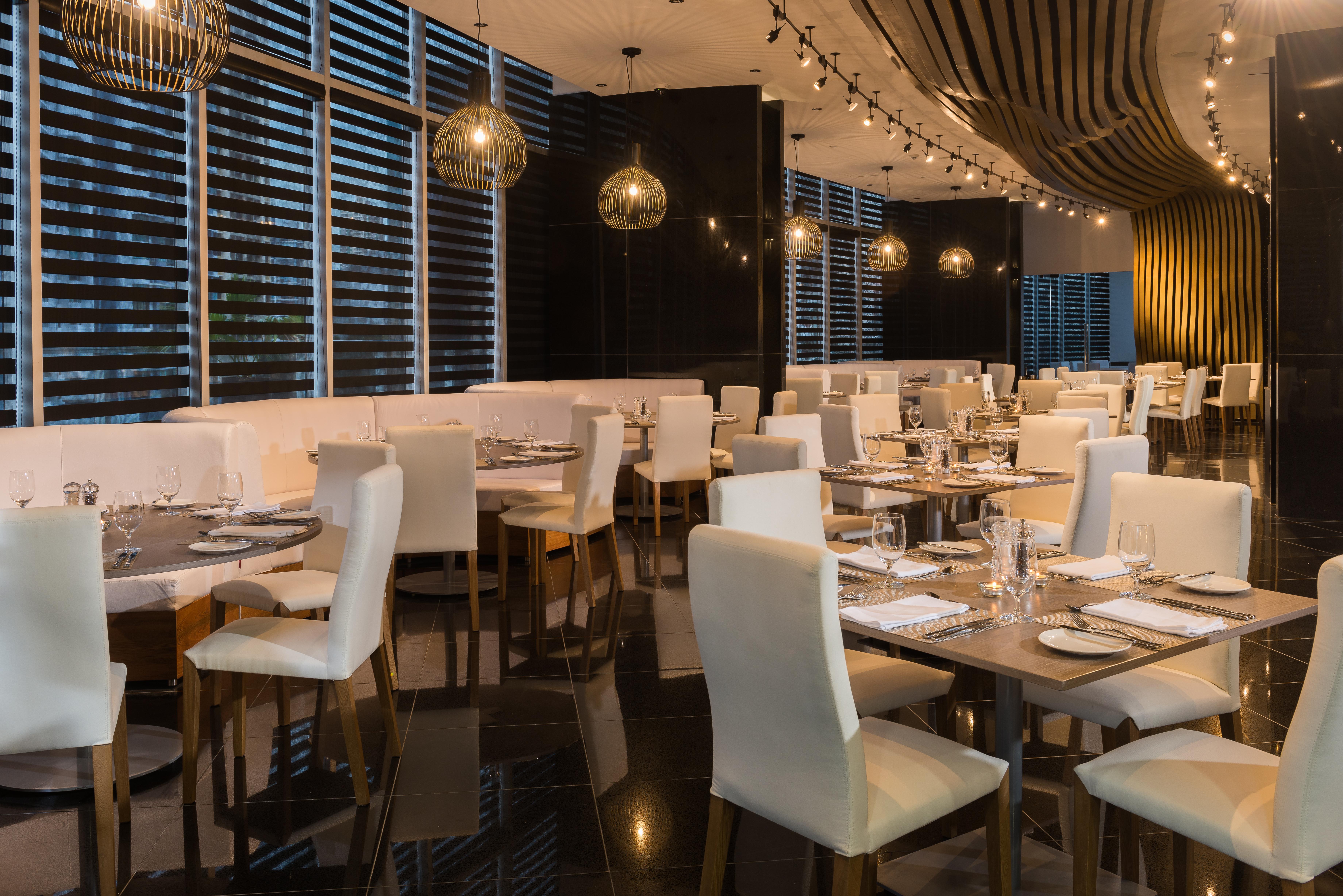Hotel Las Americas Golden Tower Panama ภายนอก รูปภาพ The interior of the restaurant